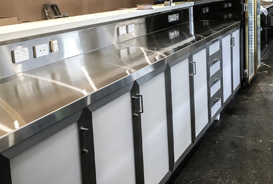Commercial Kitchen Benching, Splash backs and Cabinetry Albury Stainless Steel