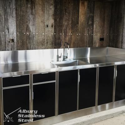 Commercial Kitchen Benching, Splash Backs & Cabinetry